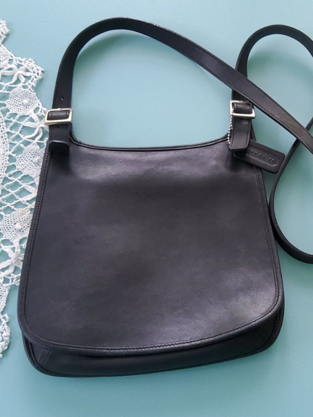Vintage Coach Slim Hippie Flap Crossbody bag 9131 in Black + Hangtag